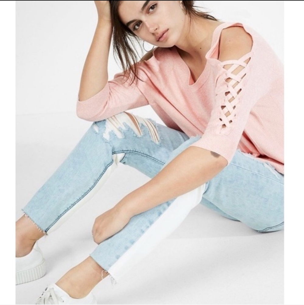 Express 3/4 Sleeve Cold Shoulder Sweater. S8ze Small